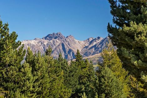 Photo of property in 5 Glacier Way, Glenorchy, 9372