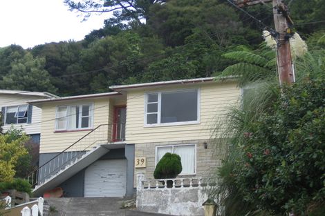 Photo of property in 39 Korau Grove, Stokes Valley, Lower Hutt, 5019