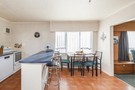 Photo of property in 27 Pinedale Parade, Milson, Palmerston North, 4414