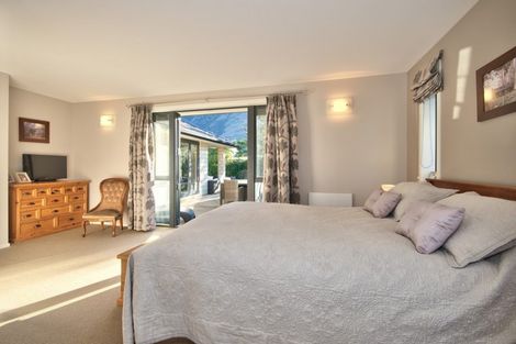 Photo of property in 14 Morning Star Terrace, Arthurs Point, Queenstown, 9371