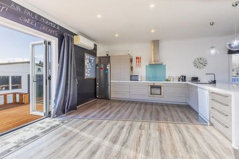 Photo of property in 3 Francis Drake Street, Waipukurau, 4200