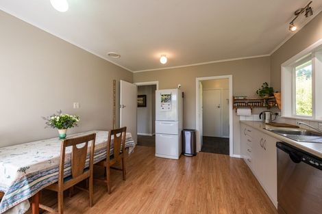 Photo of property in 22 Raroa Terrace, Tawa, Wellington, 5028