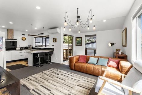 Photo of property in 30 Pioneer Road, Moturoa, New Plymouth, 4310