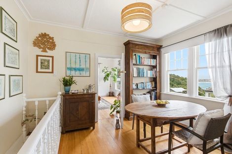 Photo of property in 13 Hungerford Road, Lyall Bay, Wellington, 6022