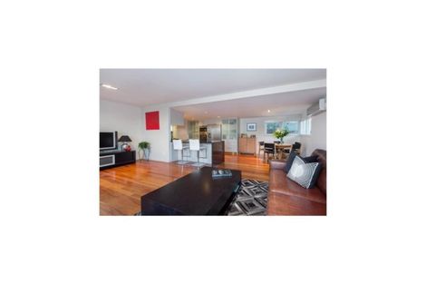 Photo of property in 8 Taumata Road, Castor Bay, Auckland, 0620