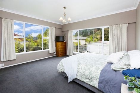 Photo of property in 73 Kamahi Street, Stokes Valley, Lower Hutt, 5019