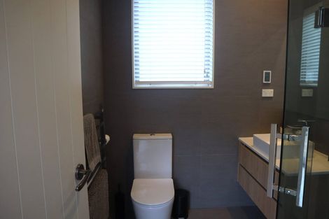 Photo of property in 73 Warman Road, Okura, Auckland, 0792