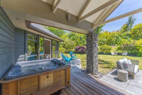 Photo of property in 208 Mapara Road, Acacia Bay, Taupo, 3385
