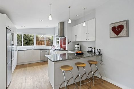 Photo of property in 7 Sawtell Place, Northcote, Christchurch, 8052