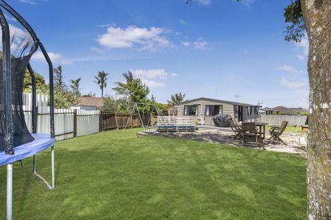 Photo of property in 2/11 Dalmahoy Place, Wattle Downs, Auckland, 2103