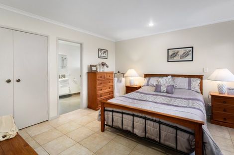 Photo of property in 910 State Highway 2, Tanners Point, Katikati, 3177