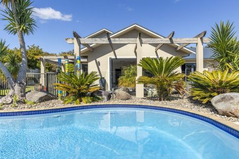 Photo of property in 49 Shelter Grove, Frankleigh Park, New Plymouth, 4310