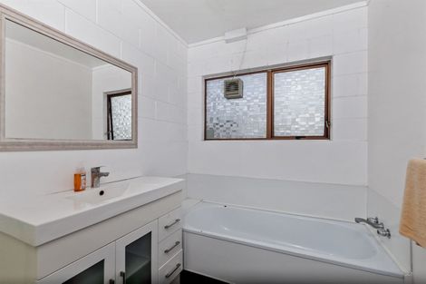 Photo of property in 2/45 Monarch Avenue, Hillcrest, Auckland, 0627