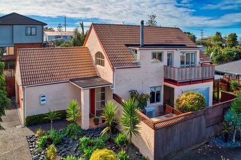 Photo of property in 79 Royal Road, Massey, Auckland, 0614