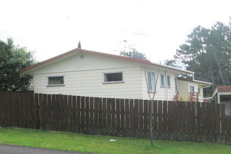 Photo of property in 12 Alidade Place, Massey, Auckland, 0614