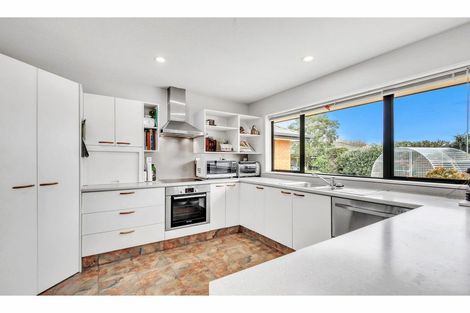 Photo of property in 6 Mclean Place, Woodend, 7610