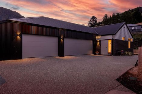 Photo of property in 12 Morepork Way, Arthurs Point, Queenstown, 9371