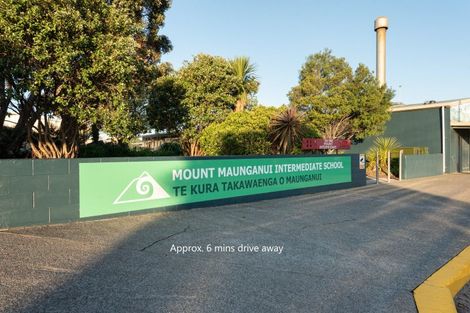 Photo of property in 2/10 Inverell Place, Mount Maunganui, 3116