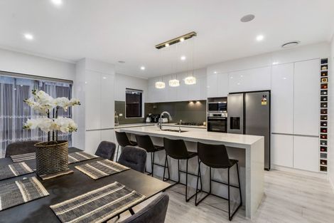 Photo of property in 76 Drumbuoy Drive, Flat Bush, Auckland, 2019