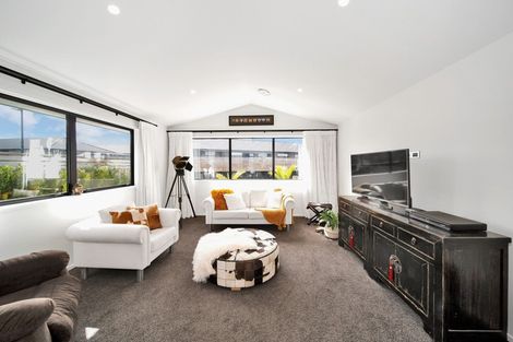 Photo of property in 1 Ashwood Lane, Bell Block, New Plymouth, 4312