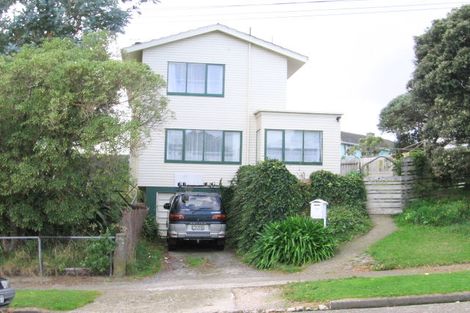 Photo of property in 1 Derby Place, Cannons Creek, Porirua, 5024
