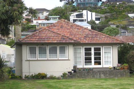 Photo of property in 5 Moturoa Street, Moturoa, New Plymouth, 4310