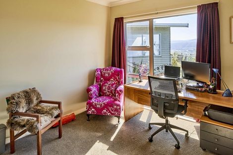 Photo of property in 37 Meadowbank Drive, Belmont, Lower Hutt, 5010