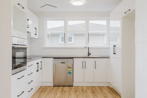 Photo of property in 60 Ellesmere Crescent, Highbury, Palmerston North, 4412