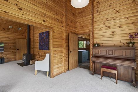 Photo of property in 280 Corbett Road, Paraite, New Plymouth, 4373