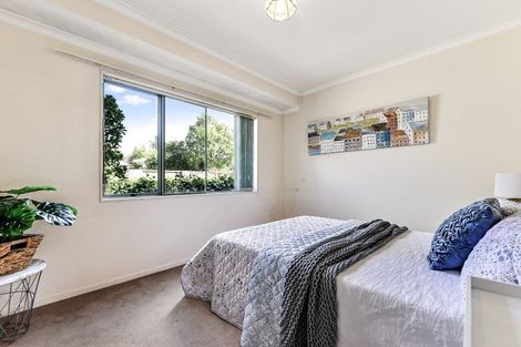 Photo of property in 2/38 Sandwich Road, St Andrews, Hamilton, 3200