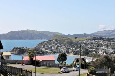 Photo of property in 68 Pikarere Street, Titahi Bay, Porirua, 5022