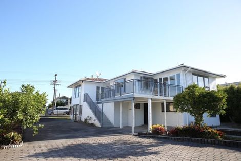 Photo of property in 192 Royal Road, Massey, Auckland, 0614