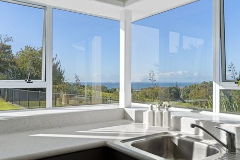 Photo of property in 97d Pioneer Road, Moturoa, New Plymouth, 4310