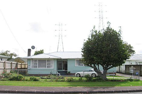 Photo of property in 14 Grainger Road, Te Atatu South, Auckland, 0610