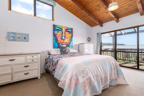 Photo of property in 10 The Crowsnest, Whitby, Porirua, 5024