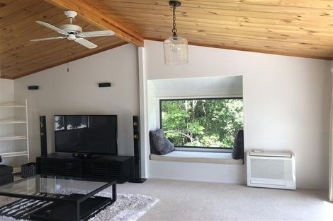 Photo of property in 16 Emlyn Place, Torbay, Auckland, 0630