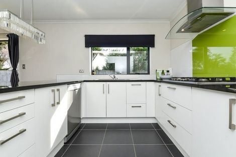 Photo of property in 35 Whitney Place, Rototuna North, Hamilton, 3210