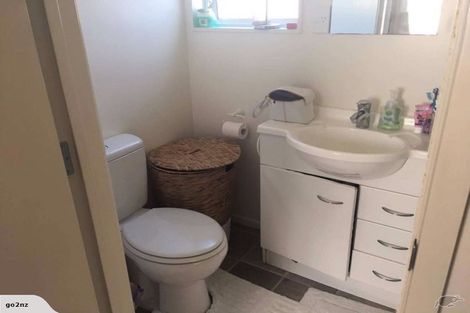 Photo of property in 80a Lynn Road, Bayview, Auckland, 0629