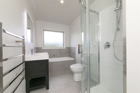 Photo of property in 13 Rauta Way, Helensville, 0800