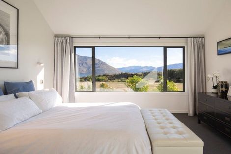 Photo of property in 5 Scenic Drive, Drift Bay, Queenstown, 9371