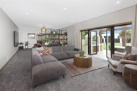 Photo of property in 12 Taunton Green, Papanui, Christchurch, 8052