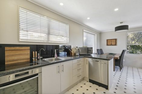 Photo of property in 1/104-106 Madras Street, Khandallah, Wellington, 6035