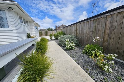 Photo of property in 24 Winchester Street, Levin, 5510