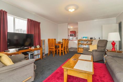 Photo of property in 9 Alston Avenue, Kelston, Auckland, 0602