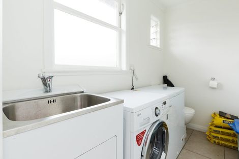 Photo of property in 40 Park Road, West End, Palmerston North, 4412