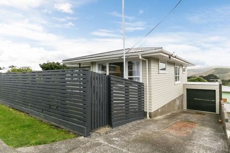 Photo of property in 44 Mark Avenue, Paparangi, Wellington, 6037