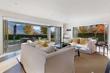 Photo of property in 166 Beacon Point Road, Wanaka, 9305