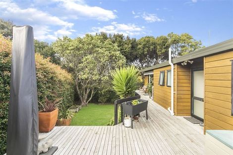 Photo of property in 2/6 Fernlea Rise, Bayview, Auckland, 0629