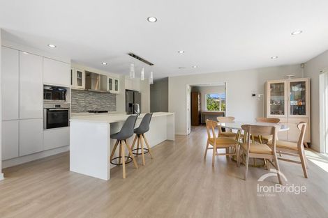 Photo of property in 12 Sohlue Place, Oteha, Auckland, 0632