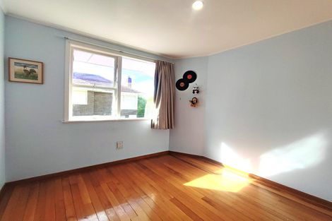 Photo of property in 113 Forrest Hill Road, Forrest Hill, Auckland, 0620